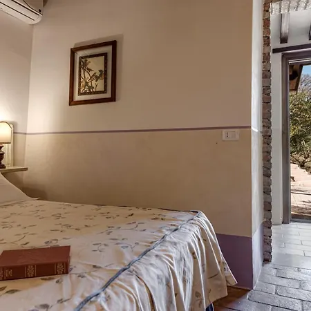 Le Terre Di Isa Farm stay *