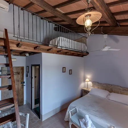 Le Terre Di Isa Farm stay *